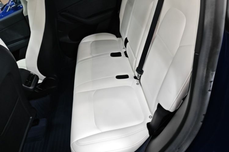 Tesla Model Y 2022 car image #17