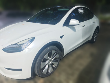 Tesla Model Y 2022 Tesla Model Y 2022 car image