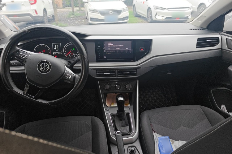 Volkswagen Polo 2022 car image #7