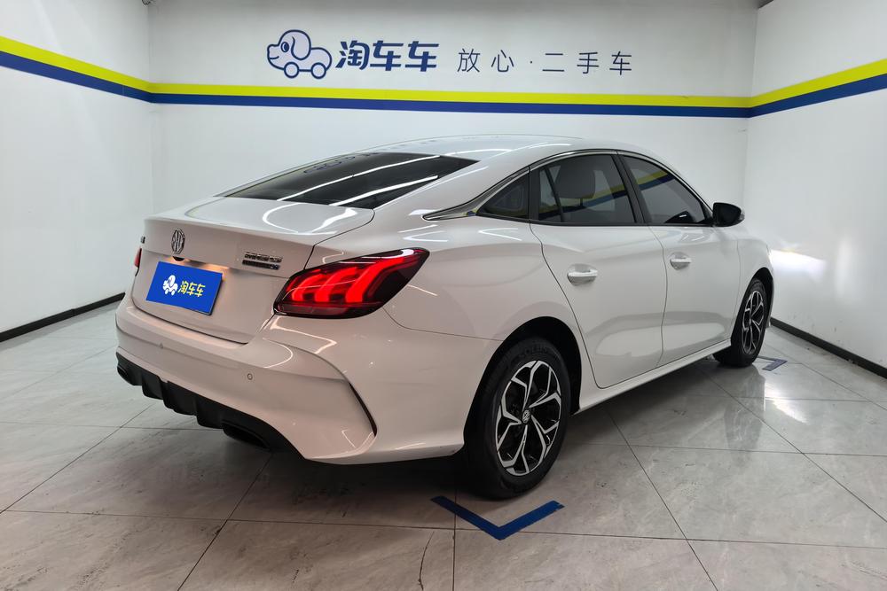 2025 car image #3