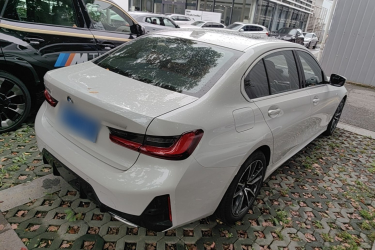 BMW 3 Series 2024 car image #7