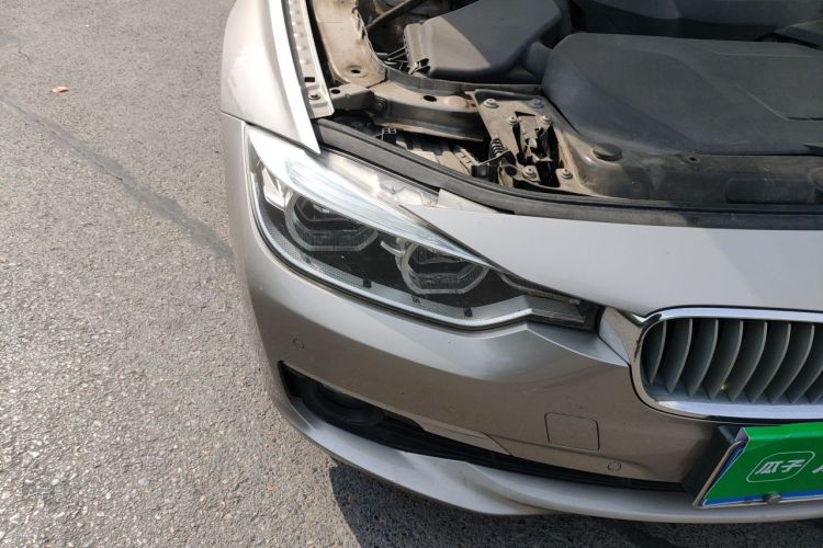 BMW 3 Series 2019 car image #8