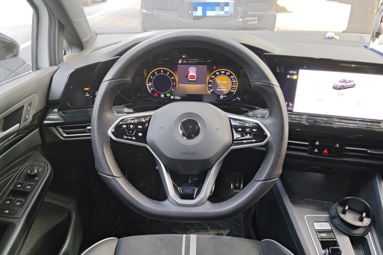 Volkswagen Golf 2022 car image #11
