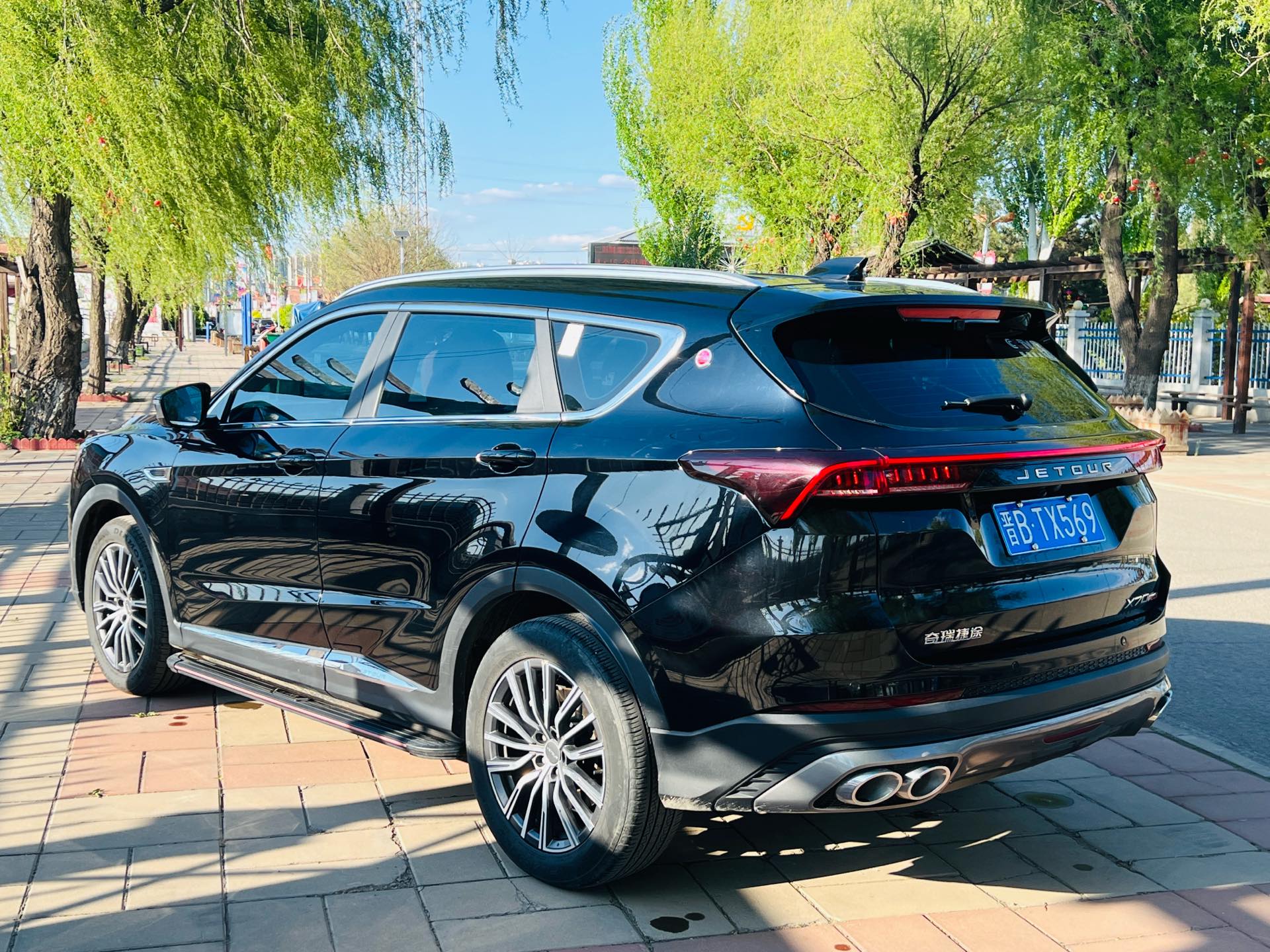 Jetour X70 PLUS 2023 car image #6