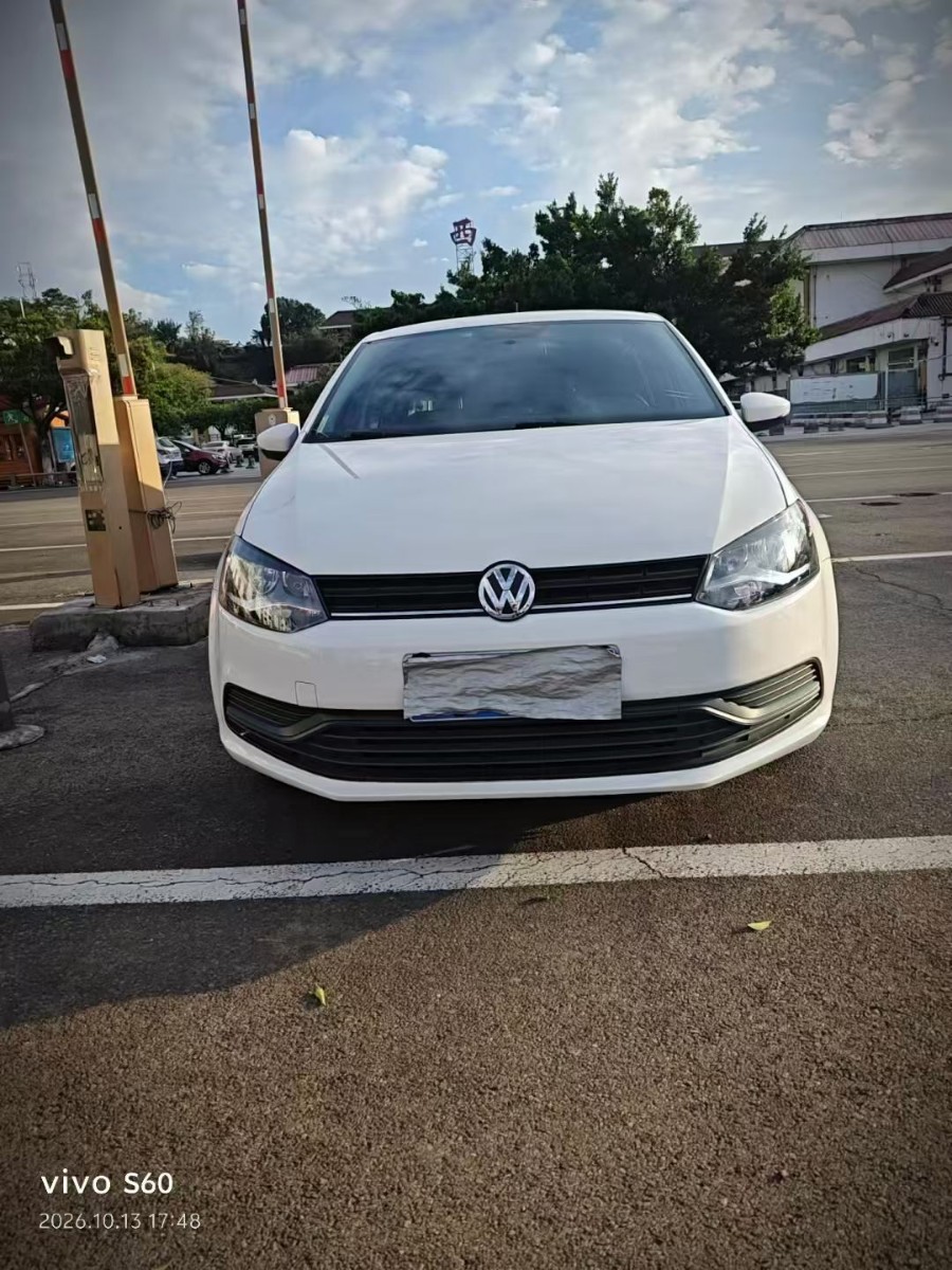 Volkswagen Polo 2016 Volkswagen Polo 2016 car image