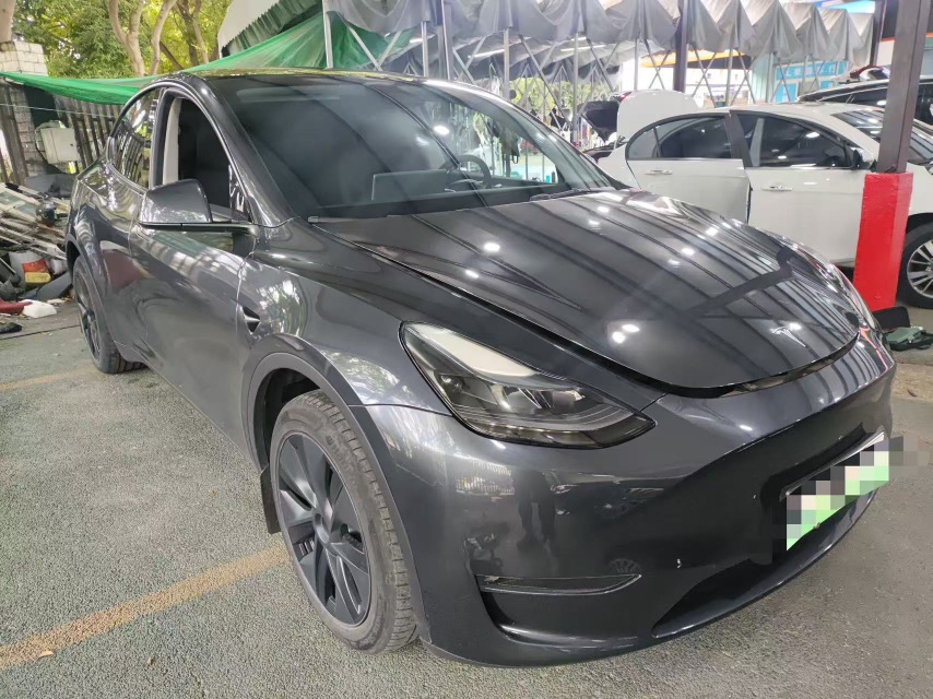 Tesla Model Y 2024 car image #2