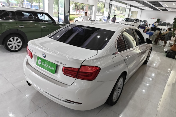 BMW 3 Series 2017 #7 BMW 3 Series 2017 car image #7