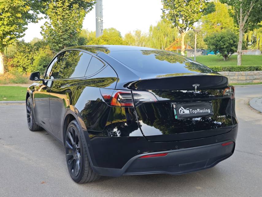 Tesla Model Y 2023 #7 Tesla Model Y 2023 car image #7