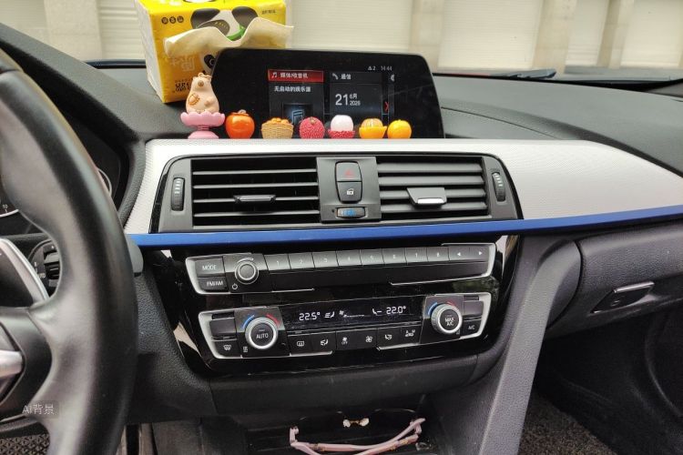 BMW 3 Series 2018 car image #15