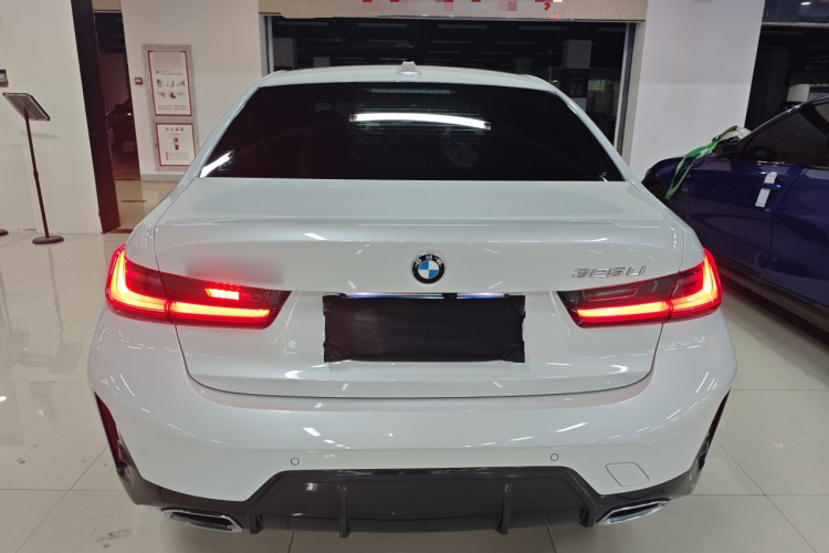 BMW 3 Series 2024 #6 BMW 3 Series 2024 car image #6