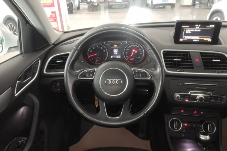 Audi Q3 2018 #11 Audi Q3 2018 car image #11