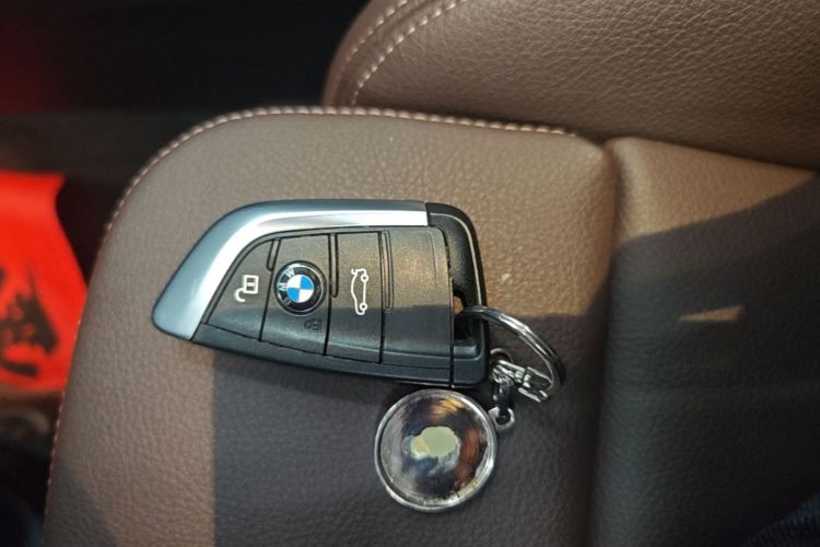BMW X1 2020 car image #9