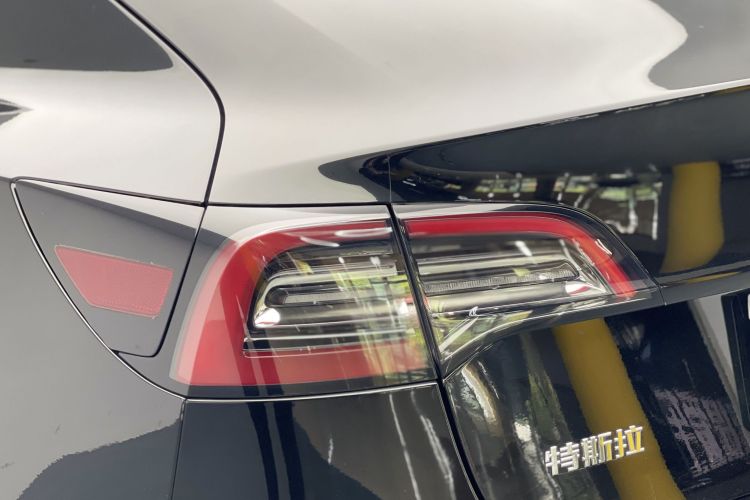 Tesla Model 3 2021 car image #9
