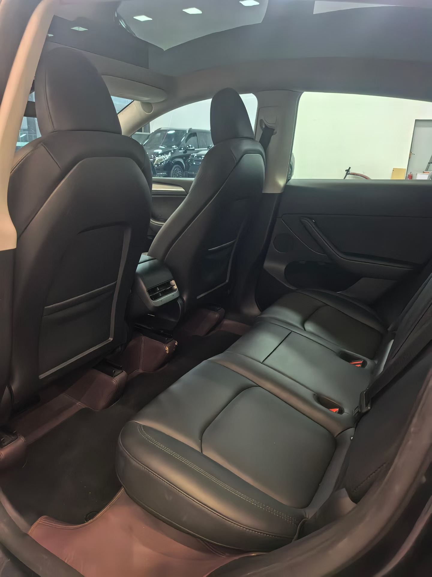 Tesla Model Y 2024 #5 Tesla Model Y 2024 car image #5