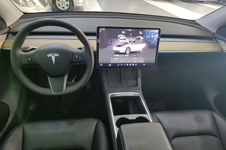Tesla Model Y 2023 #11 Tesla Model Y 2023 car image #11