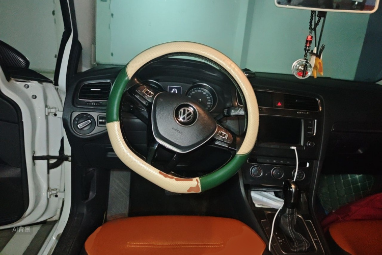 Volkswagen Golf 2017 car image #12