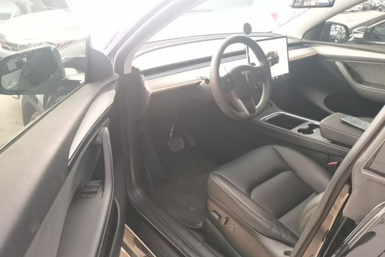 Tesla Model Y 2023 #16 Tesla Model Y 2023 car image #16