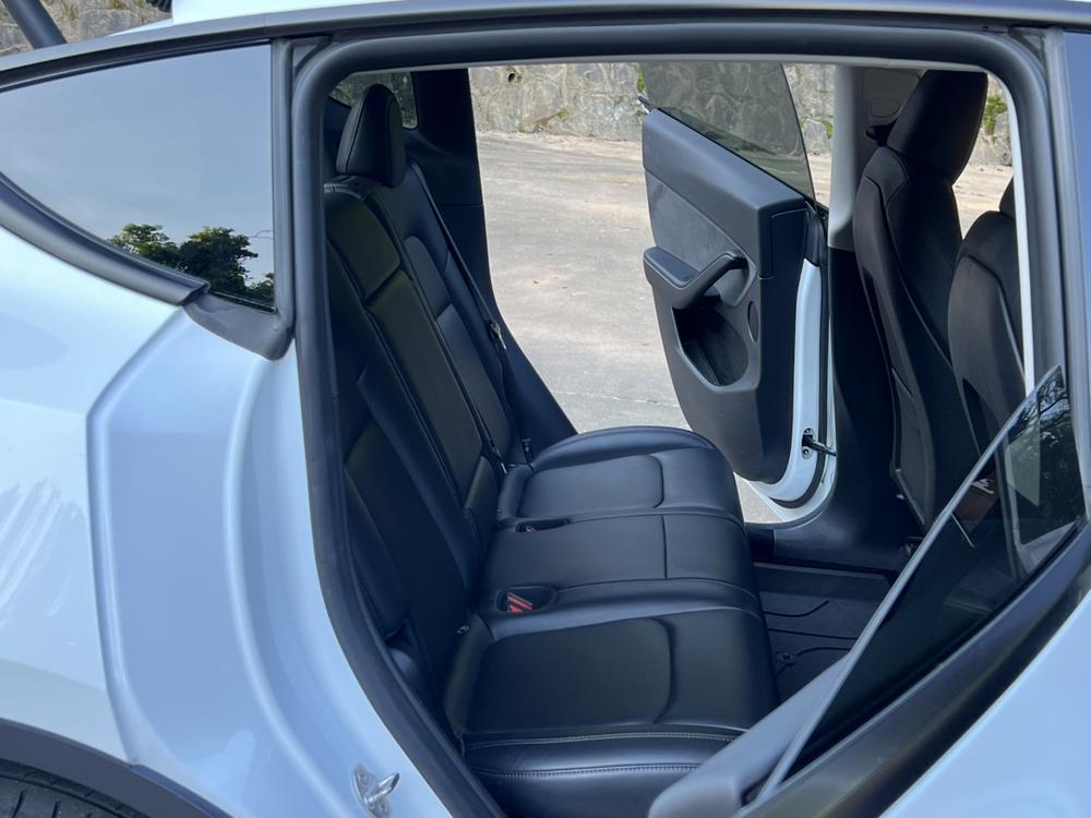 Tesla Model Y 2022 #26 Tesla Model Y 2022 car image #26