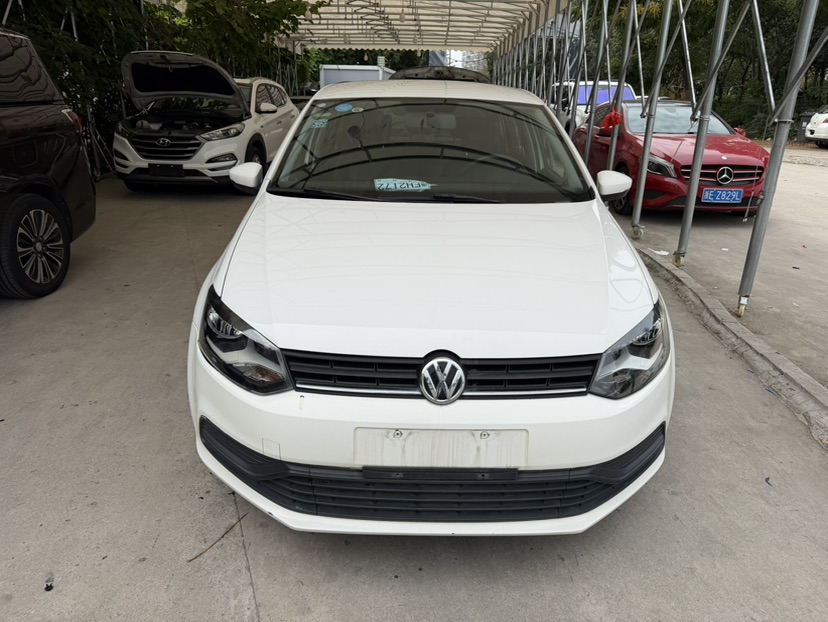 Volkswagen Polo 2018 car image #2