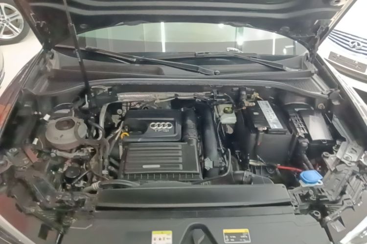 Audi Q3 2021 car image #20