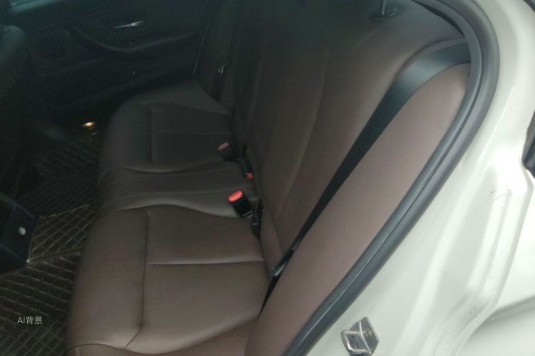 BMW 3 Series 2019 car image #19