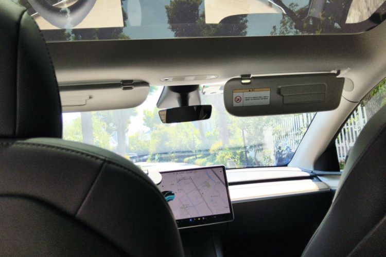 Tesla Model Y 2021 #20 Tesla Model Y 2021 car image #20