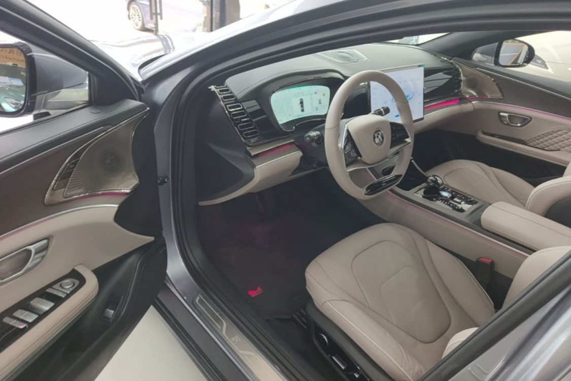 BYD Han 2024 car image #23