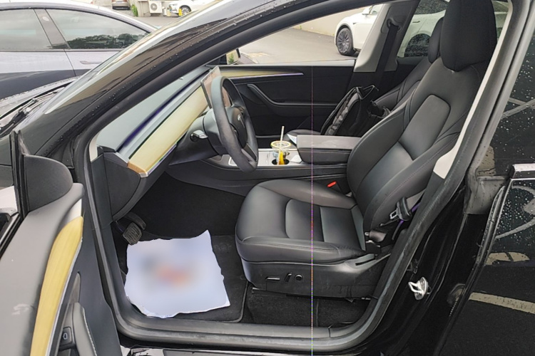 Tesla Model Y 2022 car image #16