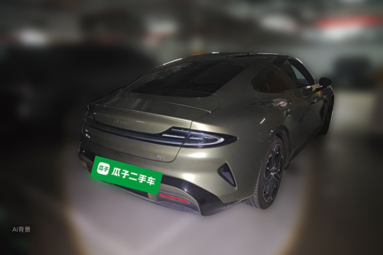 MI SU7 2025 immagine di auto #7