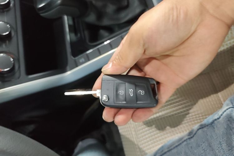 Volkswagen Polo 2021 car image #9