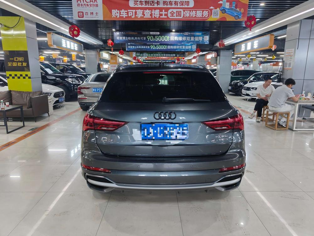 Audi Q3 2019 car image #5