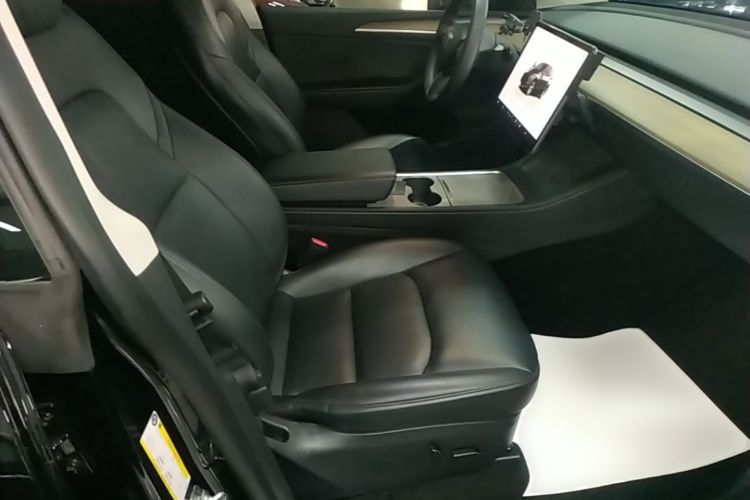 Tesla Model Y 2023 #24 Tesla Model Y 2023 car image #24