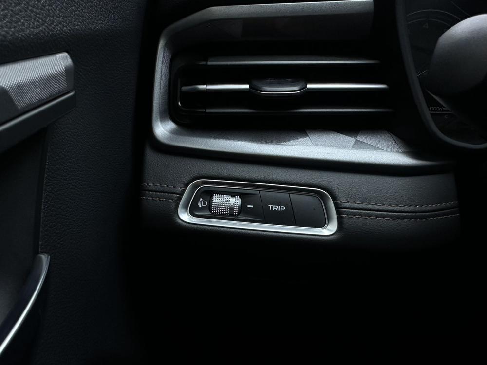 GEELY Vision X6 2022 car image #17