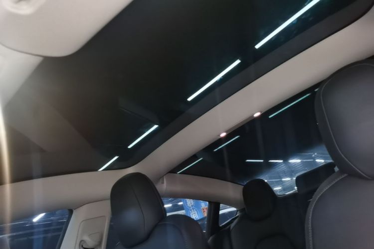 Tesla Model 3 2023 car image #20