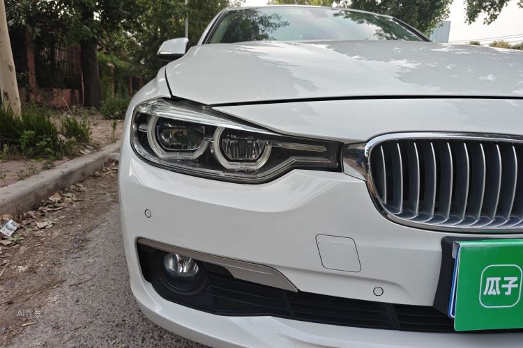 BMW 3 Series 2018 car image #8