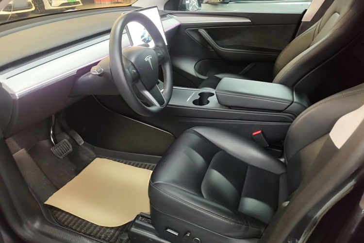 Tesla Model Y 2024 #15 Tesla Model Y 2024 car image #15