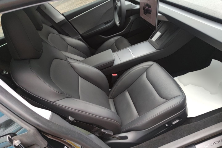 Tesla Model 3 2023 car image #24