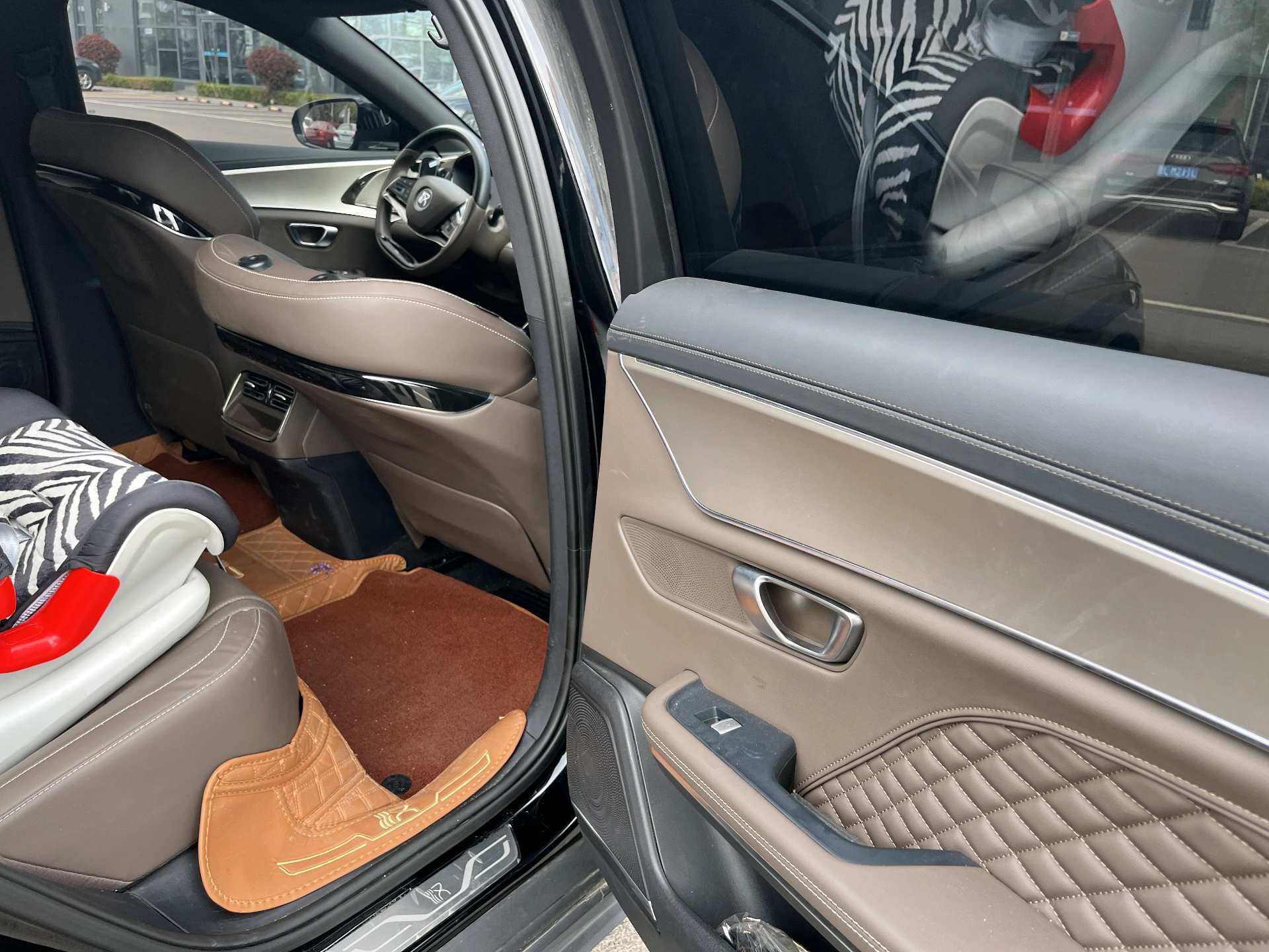 BYD Han 2023 car image #6