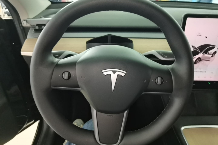 Tesla Model Y 2022 #11 Tesla Model Y 2022 car image #11