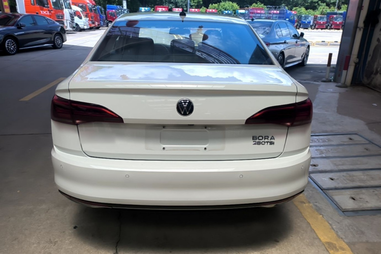 Volkswagen Bora 2021 car image #4