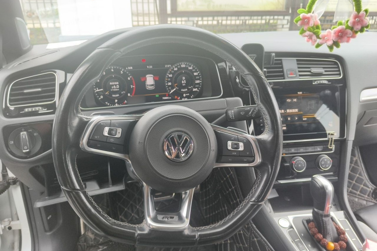 Volkswagen Golf 2020 #11 Volkswagen Golf 2020 car image #11