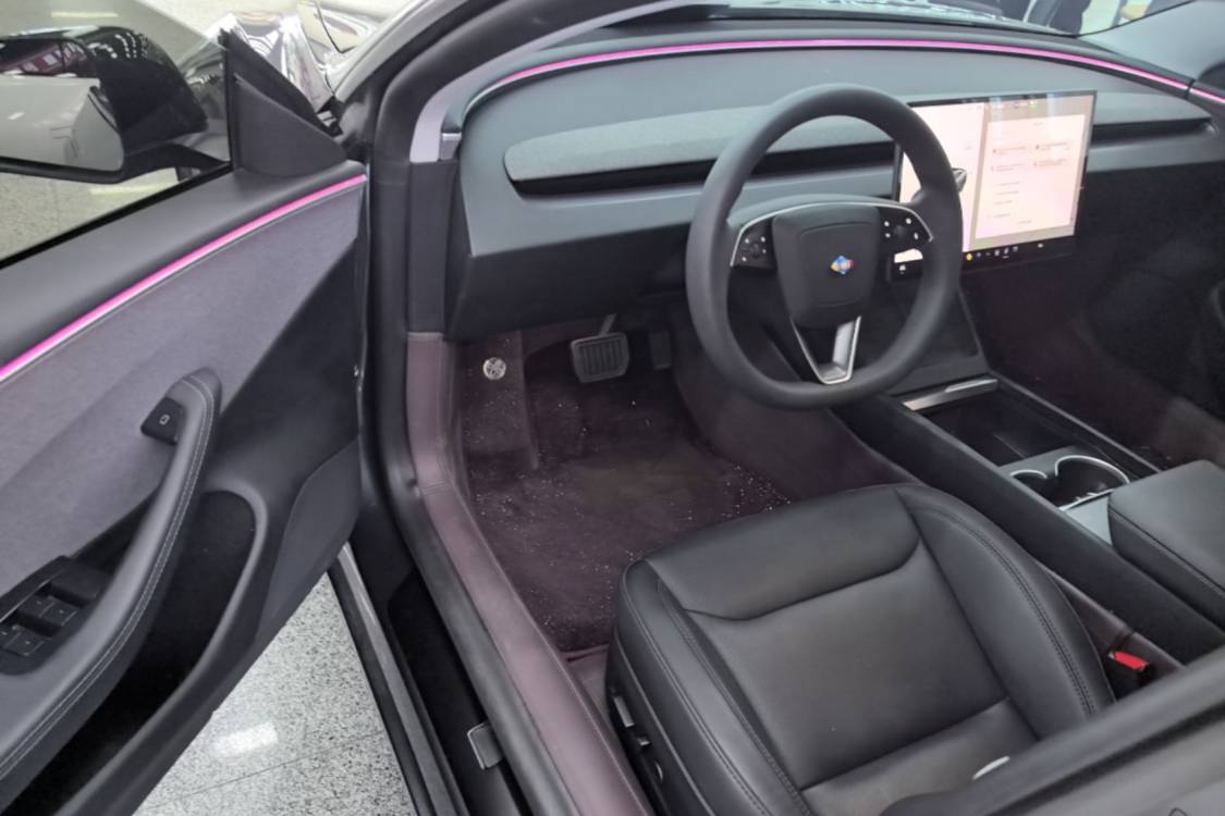 Tesla Model 3 2024 car image #17