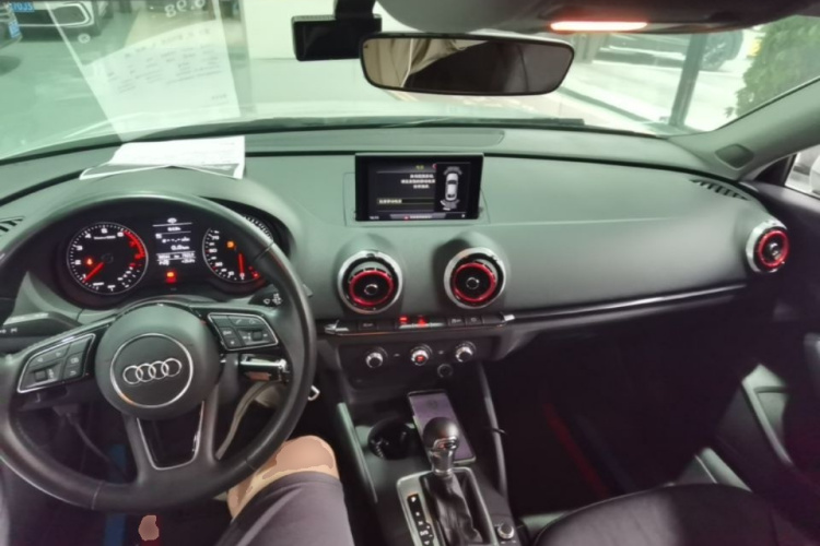 Audi A3 2019 car image #10