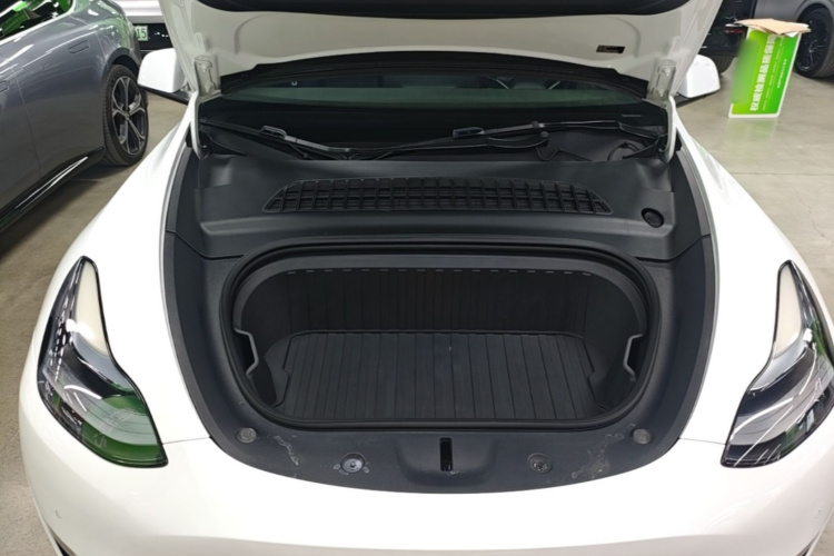 Tesla Model Y 2023 #20 Tesla Model Y 2023 car image #20