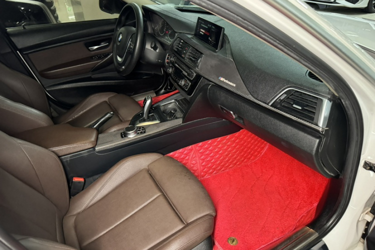 BMW 3 Series 2019 #26 BMW 3 Series 2019 car image #26