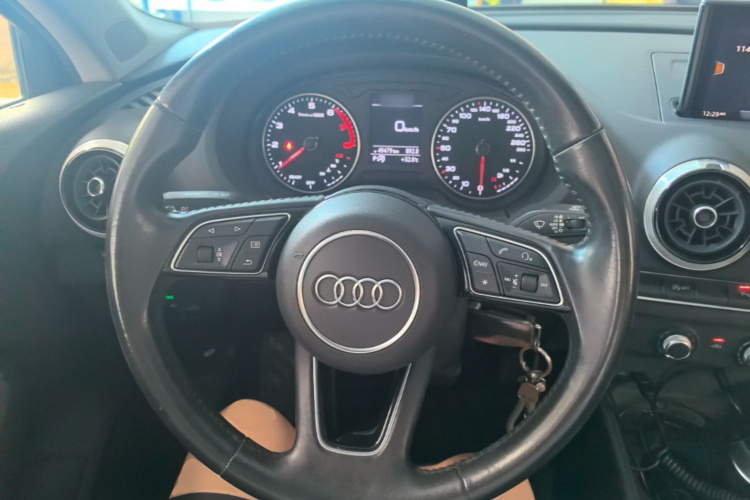 Audi A3 2019 car image #11