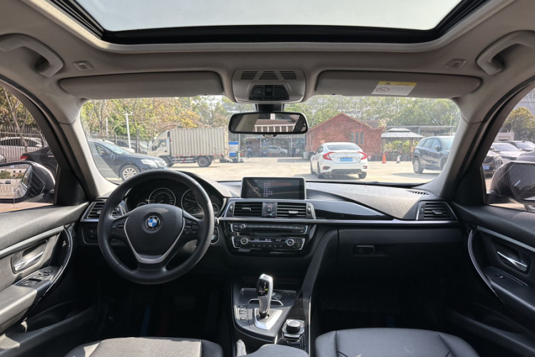 BMW 3 Series 2016 car image #9