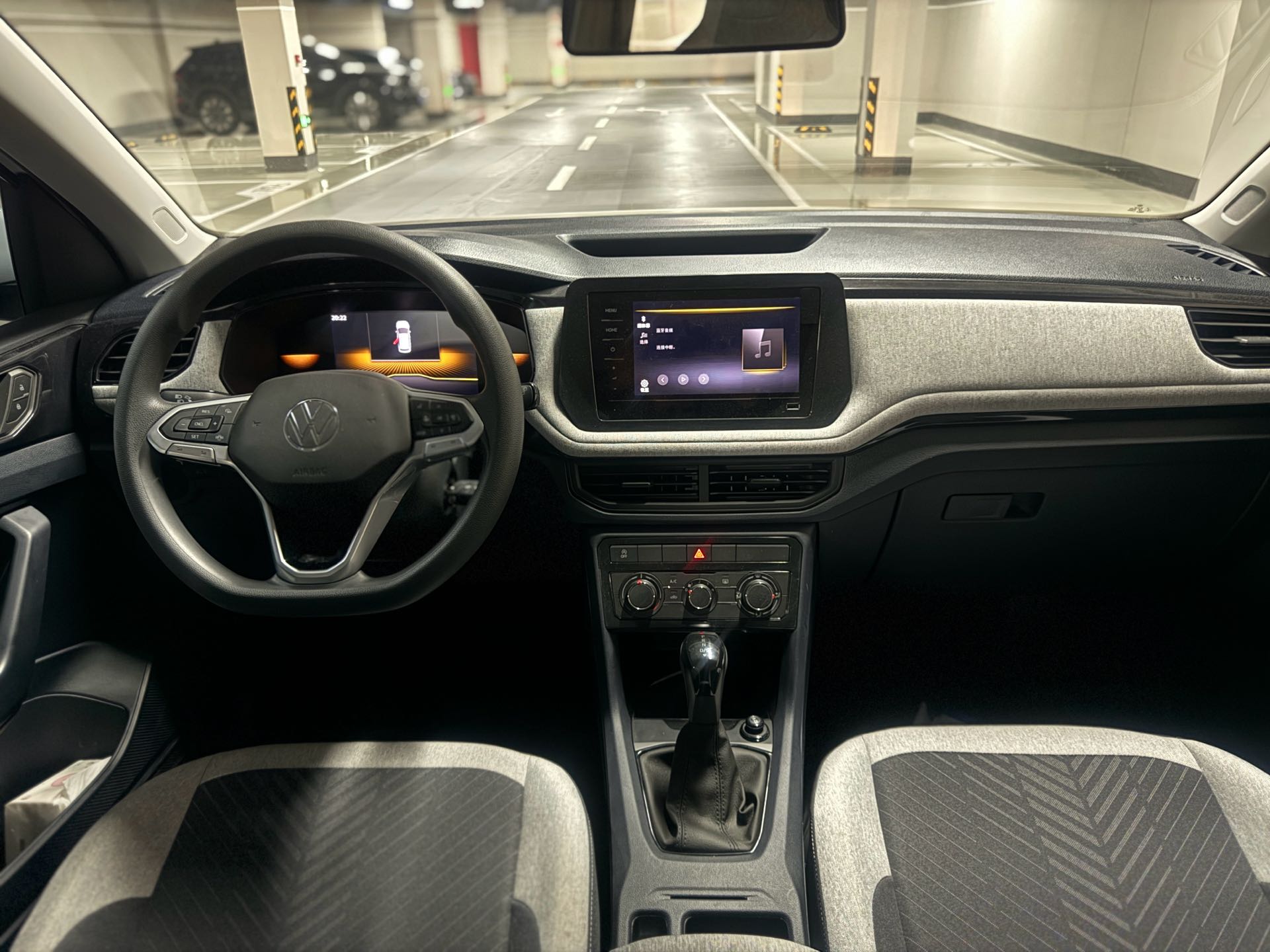 Volkswagen Tharu 2025 car image #4