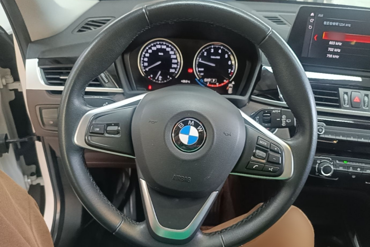 BMW X1 2022 car image #11
