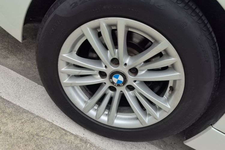 BMW 3 Series 2015 #5 BMW 3 Series 2015 car image #5